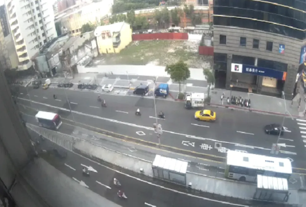 Una calle vista desde una cámara de vigilancia cualquiera de las miles que llevan TUTK dentro.